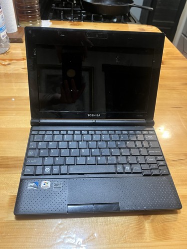 Toshiba nb305 1in netbook - 10.1in,